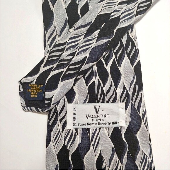 Valentino Pietro Pure Silk Mens Tie Geometric Black Silver gray Hand Made USA - Picture 3 of 3